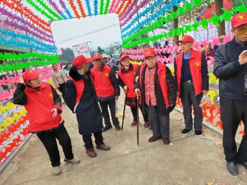 亿豪组织户外活动2